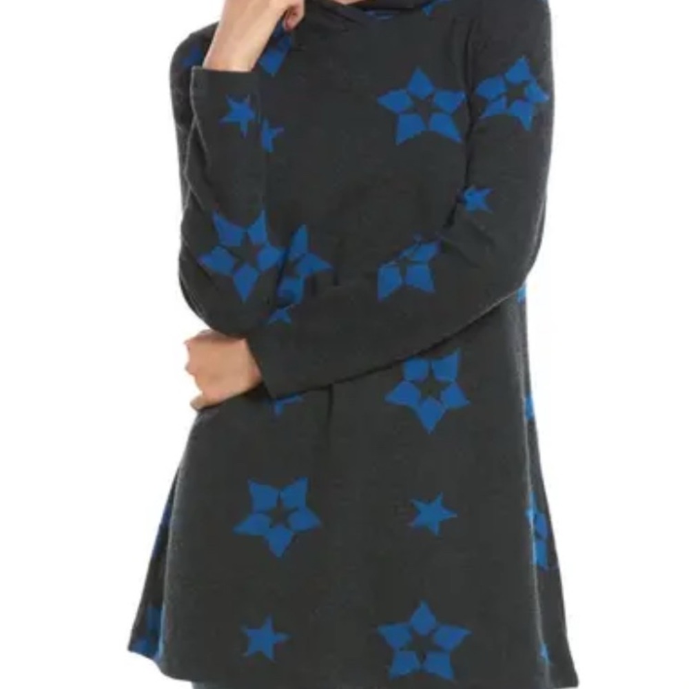 Luc Fontaine hooded women’s tunic.  Size 8 Like new. Soft.